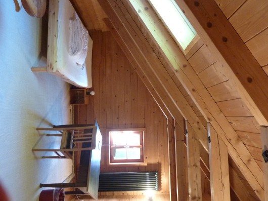 Mbl. Zimmer in Bio-Holzhaus ab 1.2.2022 zu verm.