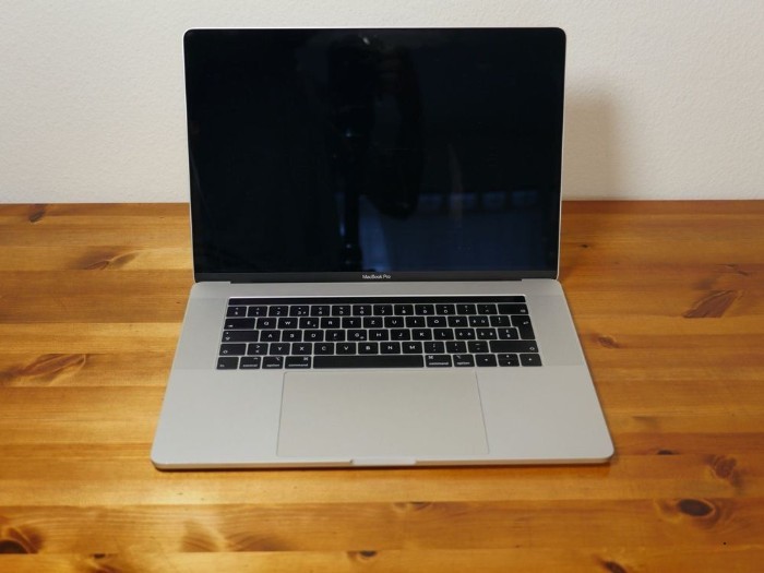 Apple MacBook Pro (15 Zoll, 2019), Core i9, 2,3 GH