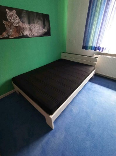 Bett wei, Schlafzimmer