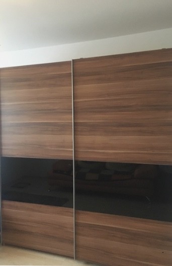 Kleiderschrank
